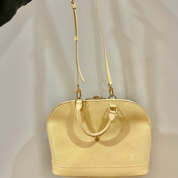 Louis Vuitton Yellow Handbag W/ Shoulder Strap - Picture 4 of 9